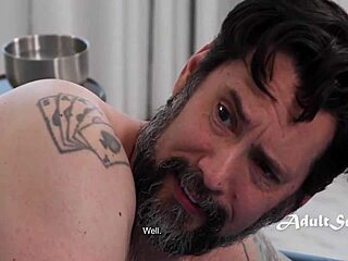 Secretary sucks boss to make up.