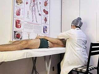 Pacient dostane erekciu počas vyšetrenia, sestra v brazílskej nemocnici nemôže odolať škádleniu