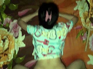 デカ尻の妻の妹が夫とセックス