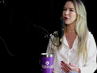 she's doing wild anal sex with a vibrator for solo squirts! 🔥