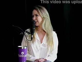 she's doing wild anal sex with a vibrator for solo squirts! 🔥