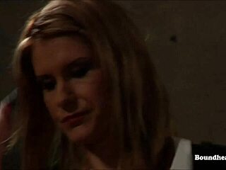 Γιατί η άτακτη λεσβία σκλάβα μαστιγώνεται από την κυρία της;