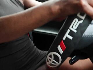 Трах на улице раком, потом в кухне с тугой пиздой