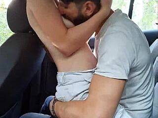 Asuntos Privados de Rosse en Aventura Íntima 02 con Teen 18+ Cabalgando y Tetas Naturales Expuestas