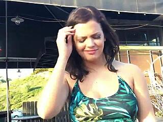 Layla's pussy gets eaten out, I love it so much!