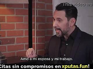 Milf rubia desea sexo crudo, le lamí su coño mojado