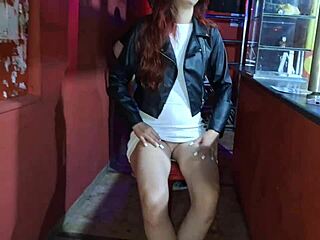 Isteri Tunjuk Tak Pakai Seluar Dalam Bar, Kena Hentam Dengan Orang Asing Dalam Tandas?