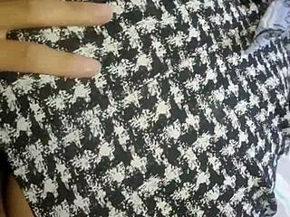 我用力操那个拉丁少女18+，不脱裙子