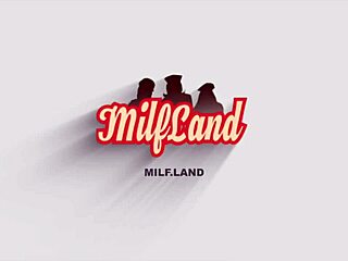 Joy y Anita, dos milfs europeas traviesas, se lamen el coño húmedo en chat web