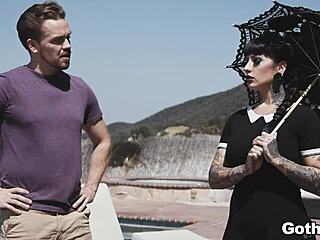 Jessie Lee Needs Kyle Masons Cum To Seal Heelmouth!