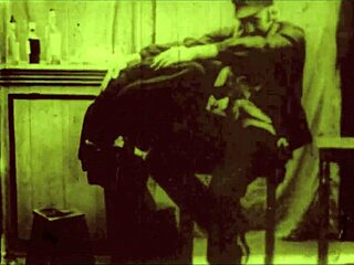 Dark Lantern Entertainment가 빈티지 스타일로 멋지게 보이는 할머니 선보여 야동