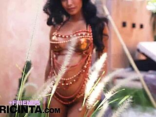 亚洲辣妹Putri Cinta秀火辣身材