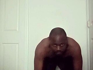 “我喜欢和天蝎座朋友锻炼时喝茶！”她喊道