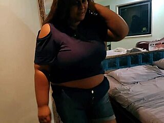 Stepmother talks to stepson then gets fucked and squirts