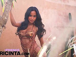 Asian babe Putri Cinta shows off her body