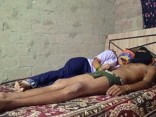 أخ زوج هندي ينيك زوجة أخ بقوة!