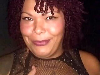 I catched my cousin sucking the young guy at swing party