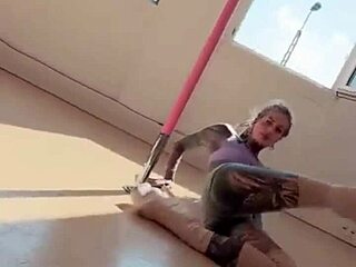 Anuskatzz异域钢管舞加肛门猛插