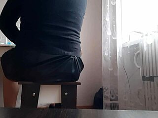 my secratary hot masturabtes in the offce