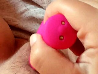 Milf Slowly Opens Her Wet Pussy For You