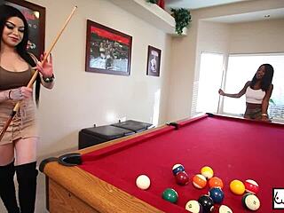 هارموني ماركيز وفتيات ساخنات يركبن بري في عمل إنتراسيال