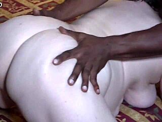 我爱吸大黑鸡巴爱到疯狂