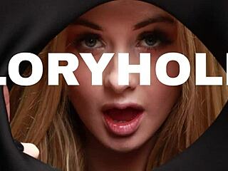 Secretaria milf tetona se da placer sola en el trabajo