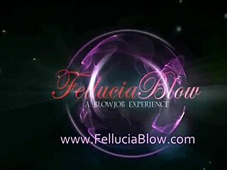 ¡WOW! ¡Chica impresionante dando una mamada increíble!