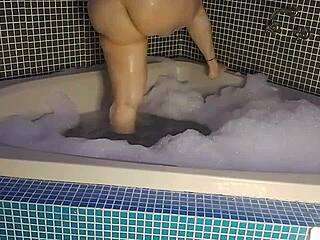 vivi guedez at the hotel engaging in solo mischief