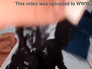 Mi lehet forróbb, mint lesni az olasz mostohaanyámat zuhanyzás közben, miközben kőkemény vagyok?