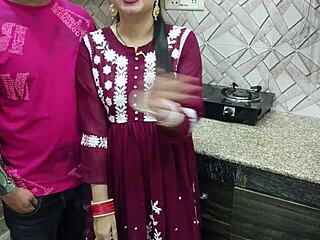 Indyjska desi bhabhi mocno wyruchana przez devara w gorącej akcji w kuchni!