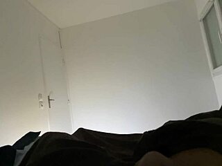 Esposa bbw curvilínea se dobla y la follan duro.