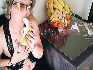 Nymphomaniac stepmom in roleplay: bitch or beauty?