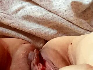 Milf Slowly Opens Her Wet Pussy For You