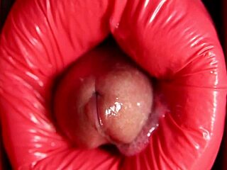 恐竜アナル！やらかしたけどその玩具が俺をメチャクチャにしたぜ！