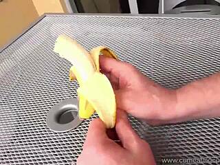 Cindy Lou fa ingoiare sborra al marito