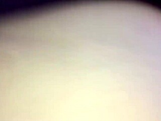 सौतेली बेटी क्रिसमस पर मेरे लंड से जागी, चिल्लाने पर मुंह बंद किया