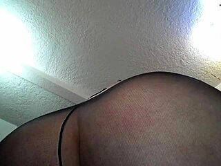 Dawnskye's giantess roleplay returns with fun retro vibes!