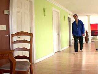 Sucking and Fucking in Quickie with Clothes Ripped!