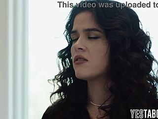 hung guy called by big ass latina milf for laptop fix