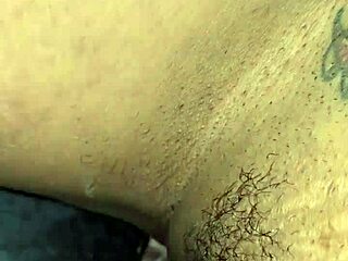 o cara atras do gloryhole nao deu conta tive que pedir para o meu marido me fazer gozar