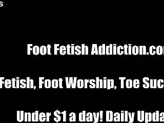 嘿，舔干净我的脏球鞋😏