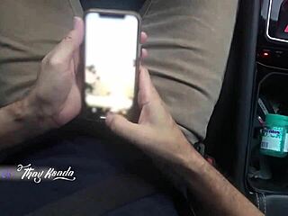 marido corno pega esposa fodendo amigo no sofa!