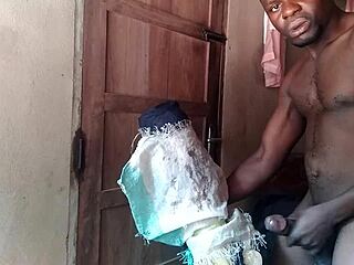 Sborrata di San Valentino con orgasmo selvaggio alla macchina