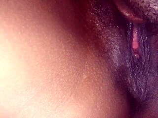 naomie lux licks her huge pussy lips 😋