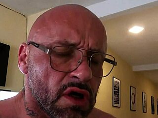 Oh Wow, Kitty Ann Has No Condom Sex With Old German Tourist In Hotel!