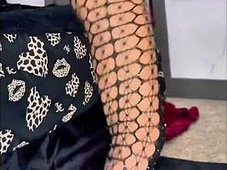 Can You Handle Petite 18+ Bossbitch Tryst?