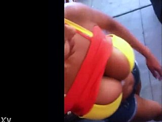 Priya Rai sneaks a hot blowjob session in the gym