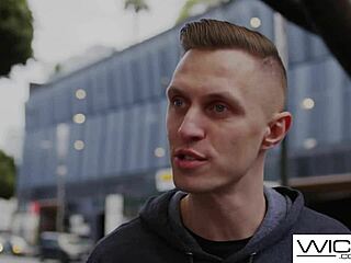 Emma Hix And Blake Blossom Feel Intense Pleasure In Hard Fucking 3some