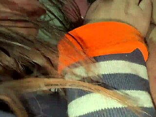 levanto a mi hermanastra no queria levantarse